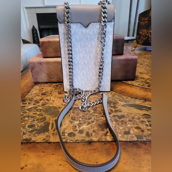 Michael Kors Rose Phone Bag - Picture 2 of 10